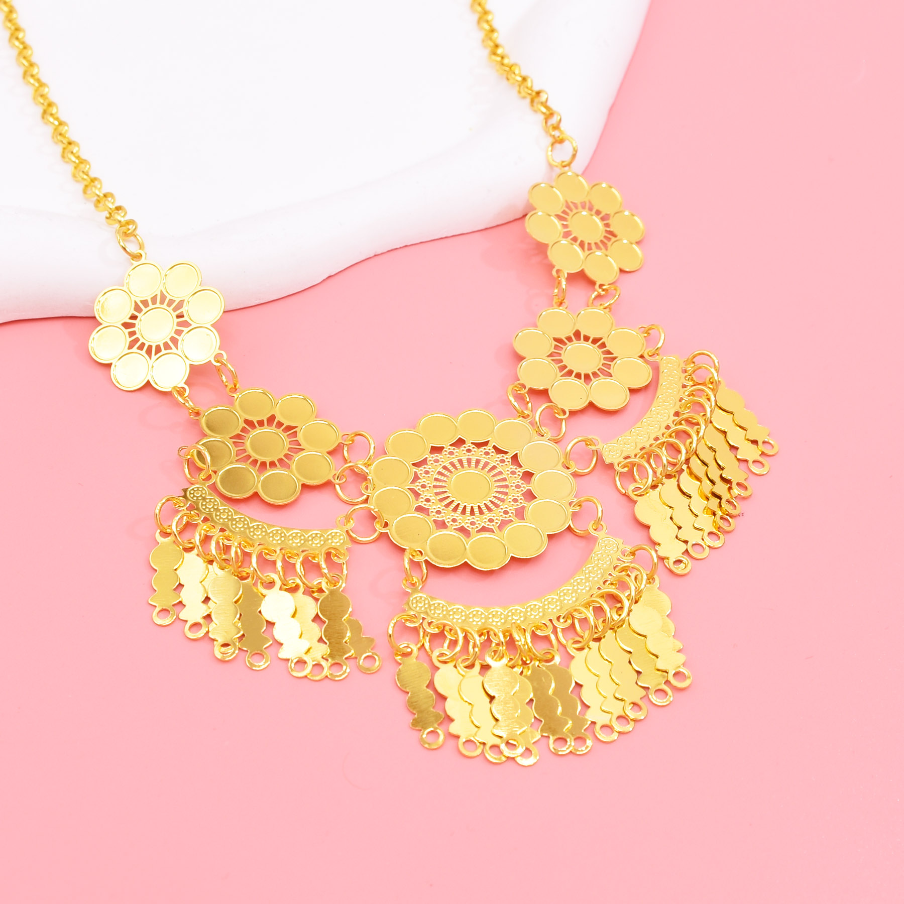 الجوف نحت زهرة المعلقات قلادة  - مراجعة Women Accessories Dubai وسعره