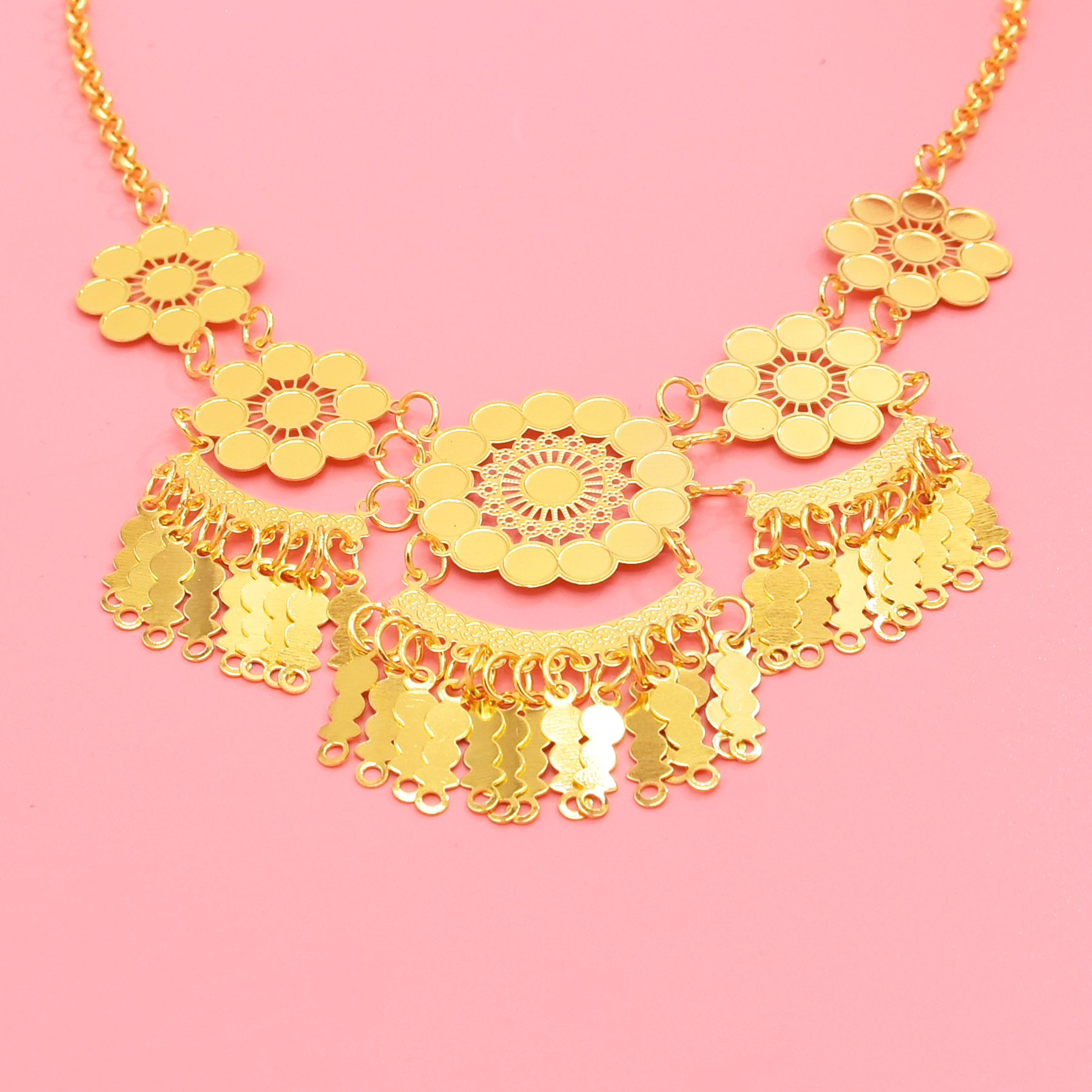 الجوف نحت زهرة المعلقات قلادة  - مراجعة Women Accessories Dubai وسعره
